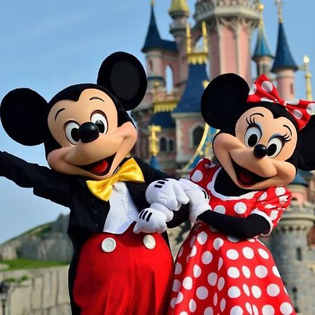 L'Olivier Centre Ville Parking Disneyland 4 Personnes Et 1 Bebe Bailly-Romainvilliers Exterior photo